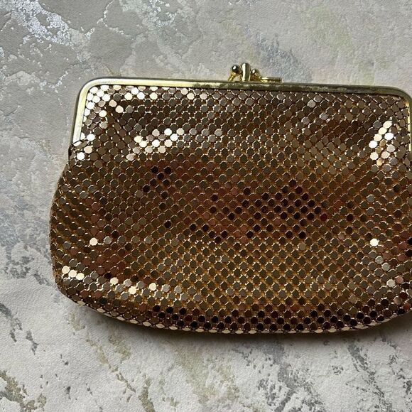 Vintage Chain Mail Gold Metal Metallic Clutch - Picture 2 of 9